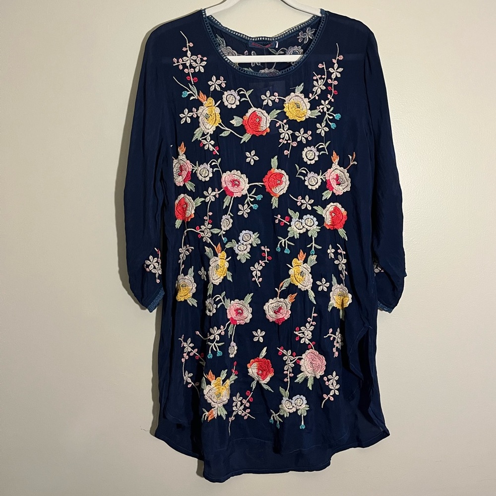 Johnny Was blue scoop neck Playa tunic with floral embroidery
